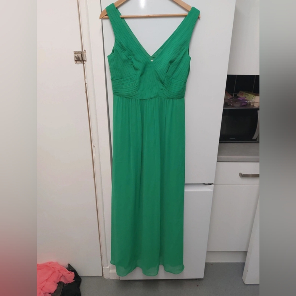 Elegant Green Sleeveless Dress